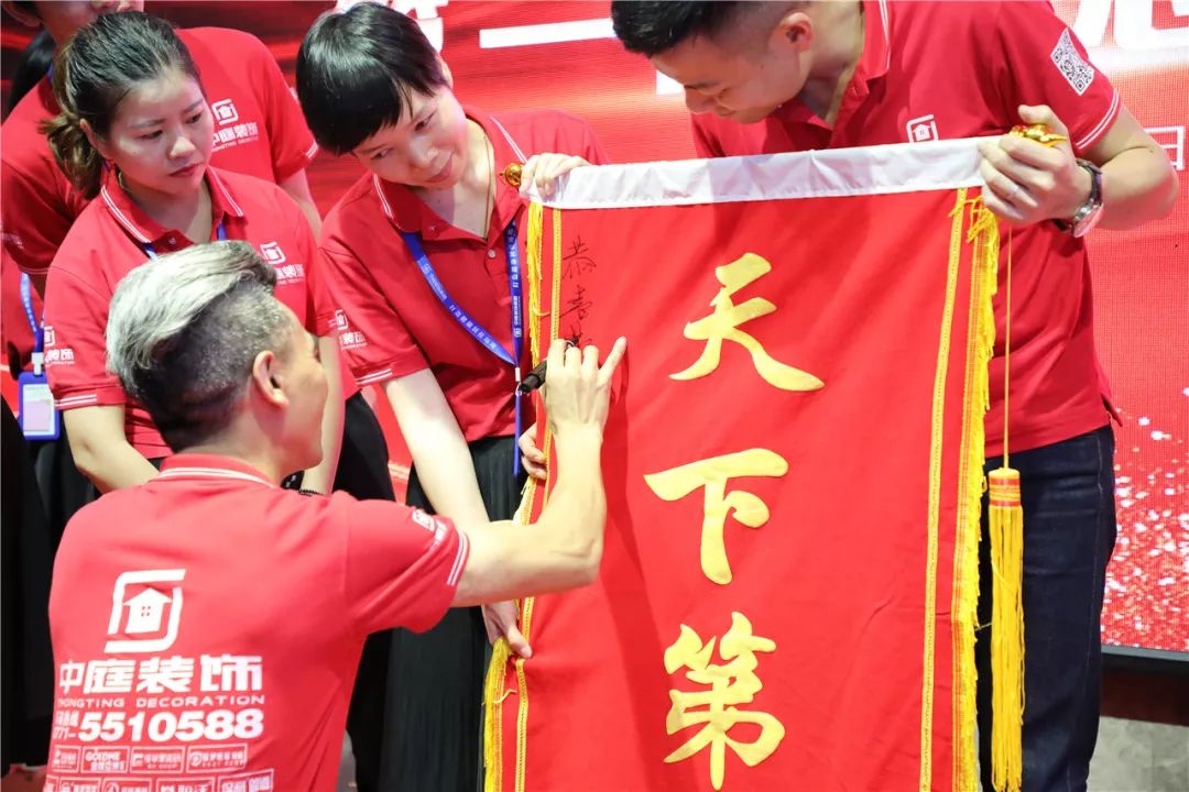 关于战绩辉煌：女队选手勇往直前的信息