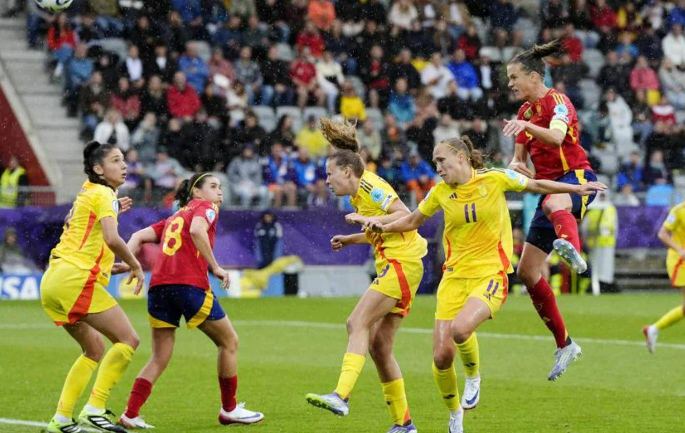 激情对决女足比赛中的争夺与奋斗 激情对决女足比赛中的争夺与奋斗