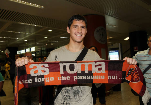 美国超前达·莱克中央后卫突围 美国超前达·莱克中央后卫突围