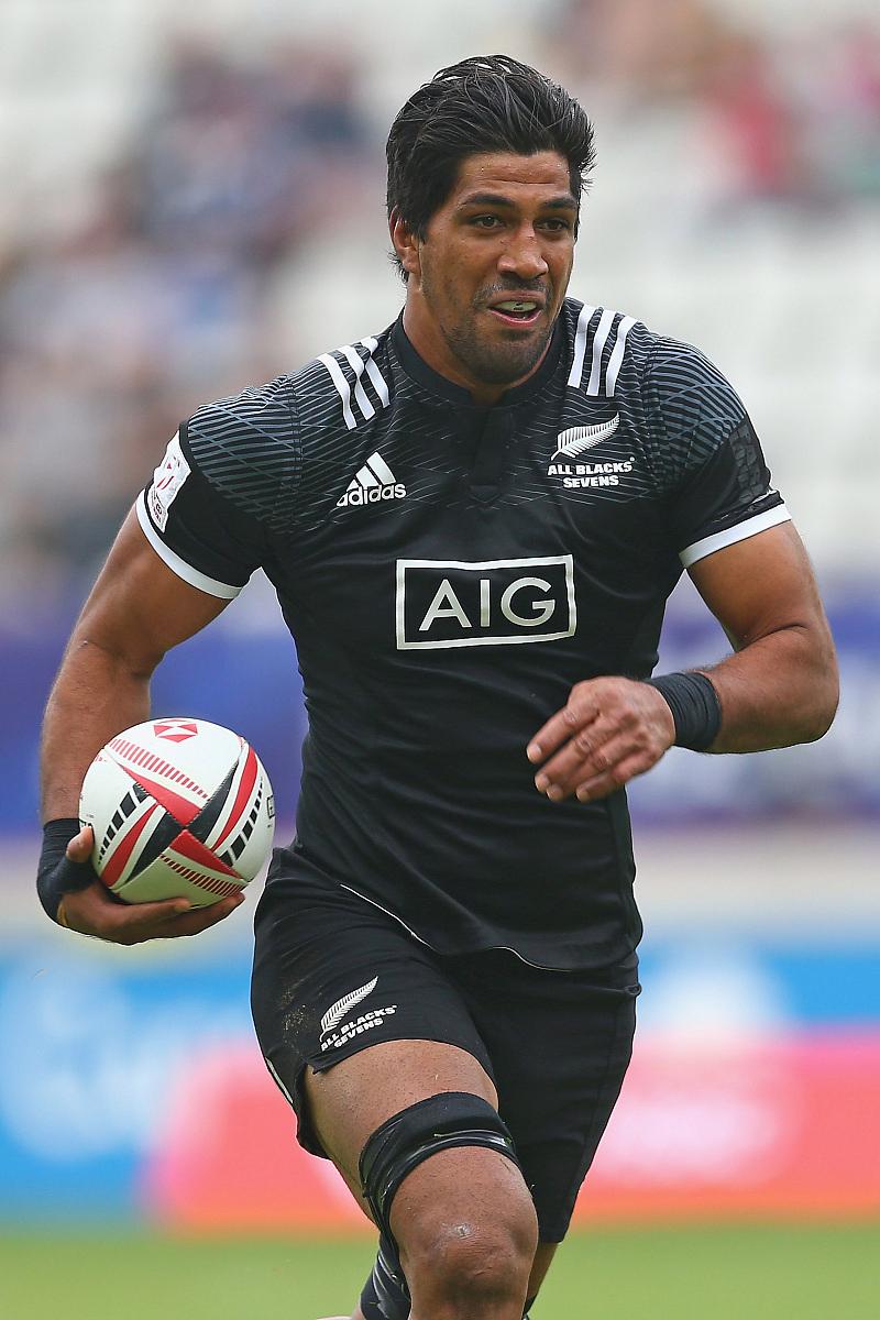 包含比利亚雷亚尔中场爆发,成为球队制胜关键的词条 包含比利亚雷亚尔中场爆发,成为球队制胜关键的词条