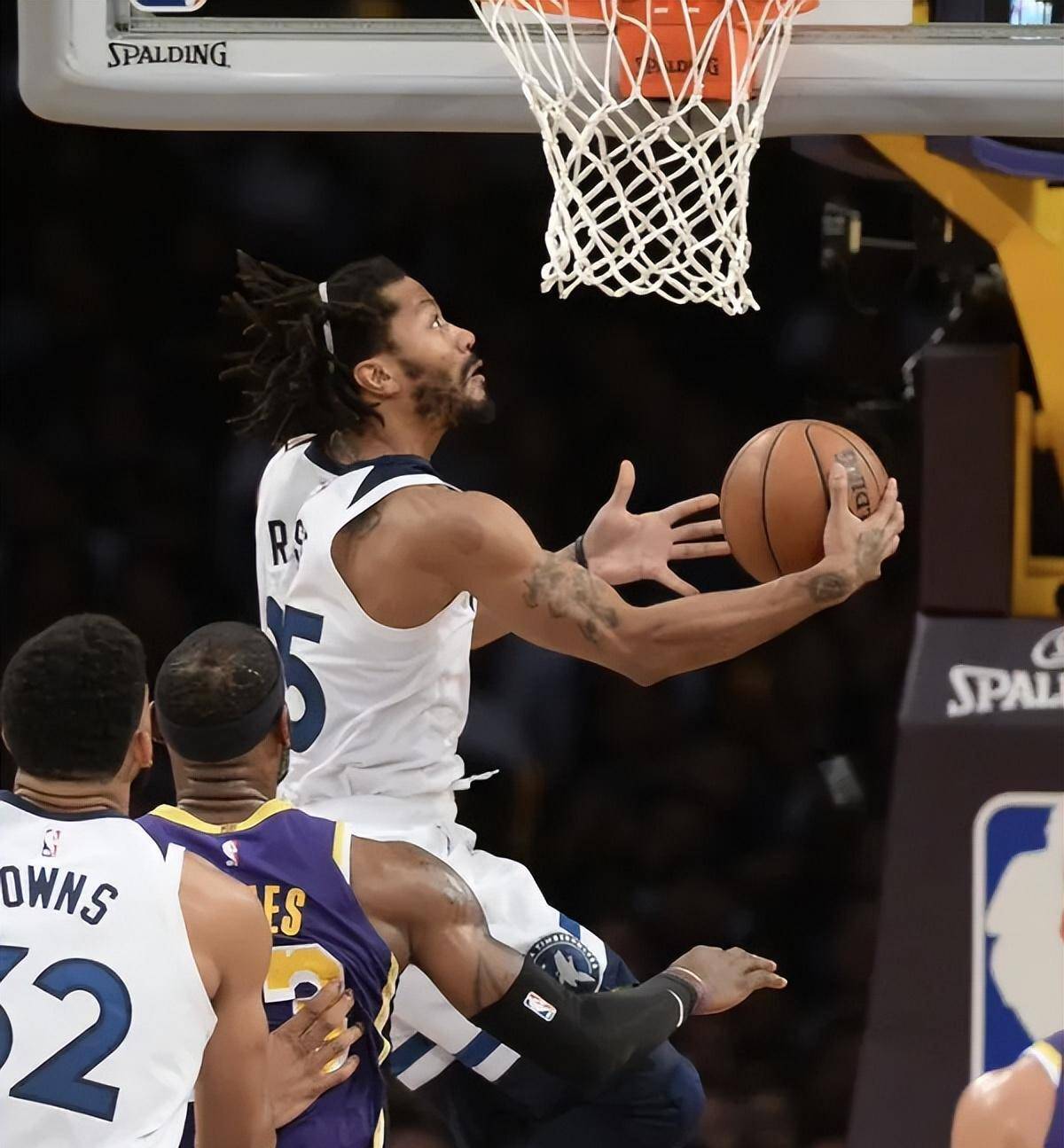 罗斯在比赛中砍下生涯新高分 罗斯在比赛中砍下生涯新高分