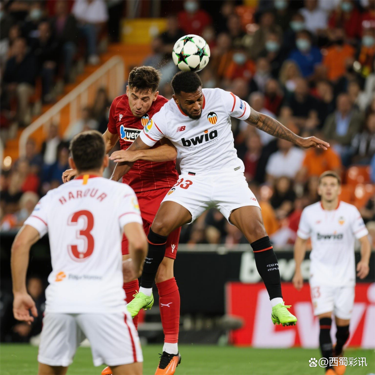 塞维利亚击败瓦伦西亚,追平领头羊 塞维利亚击败瓦伦西亚,追平领头羊