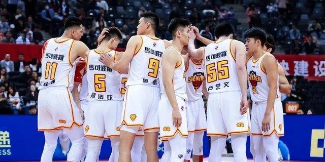 深圳男篮全队发挥出色,取得胜利 深圳男篮全队发挥出色,取得胜利