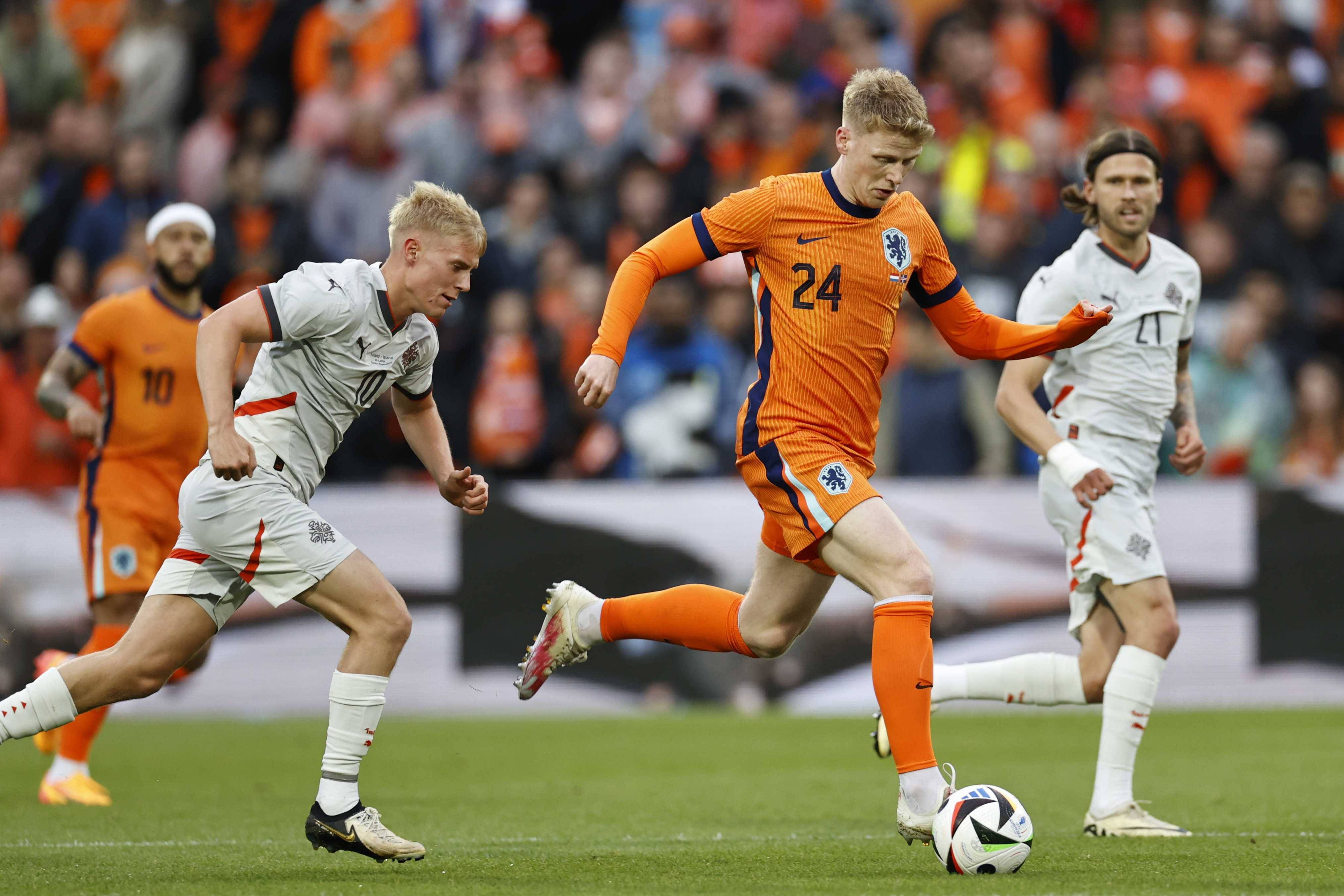 荷兰队全力追赶，欧预赛前景充满变数的简单介绍