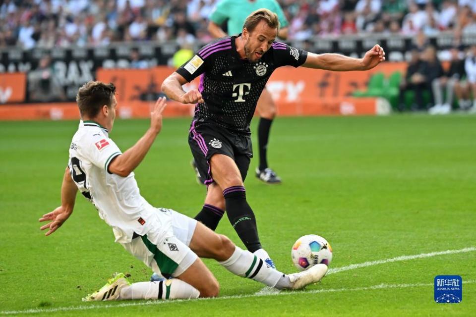 弗赖堡客场不败，挑落门兴格拉德巴赫，保持不败纪录