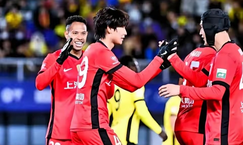 上海上港客场1-2不敌悉尼FC亚冠小组赛两连败遭遇滑铁卢 上海上港客场1-2不敌悉尼FC亚冠小组赛两连败遭遇滑铁卢