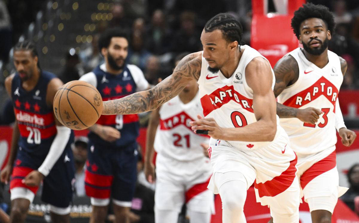 猛龙客场战胜黄蜂领先 猛龙客场战胜黄蜂领先