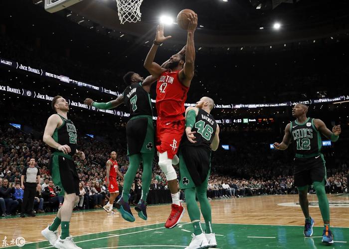 快船横扫凯尔特人,乔治戈登双核32分! 快船横扫凯尔特人,乔治戈登双核32分!