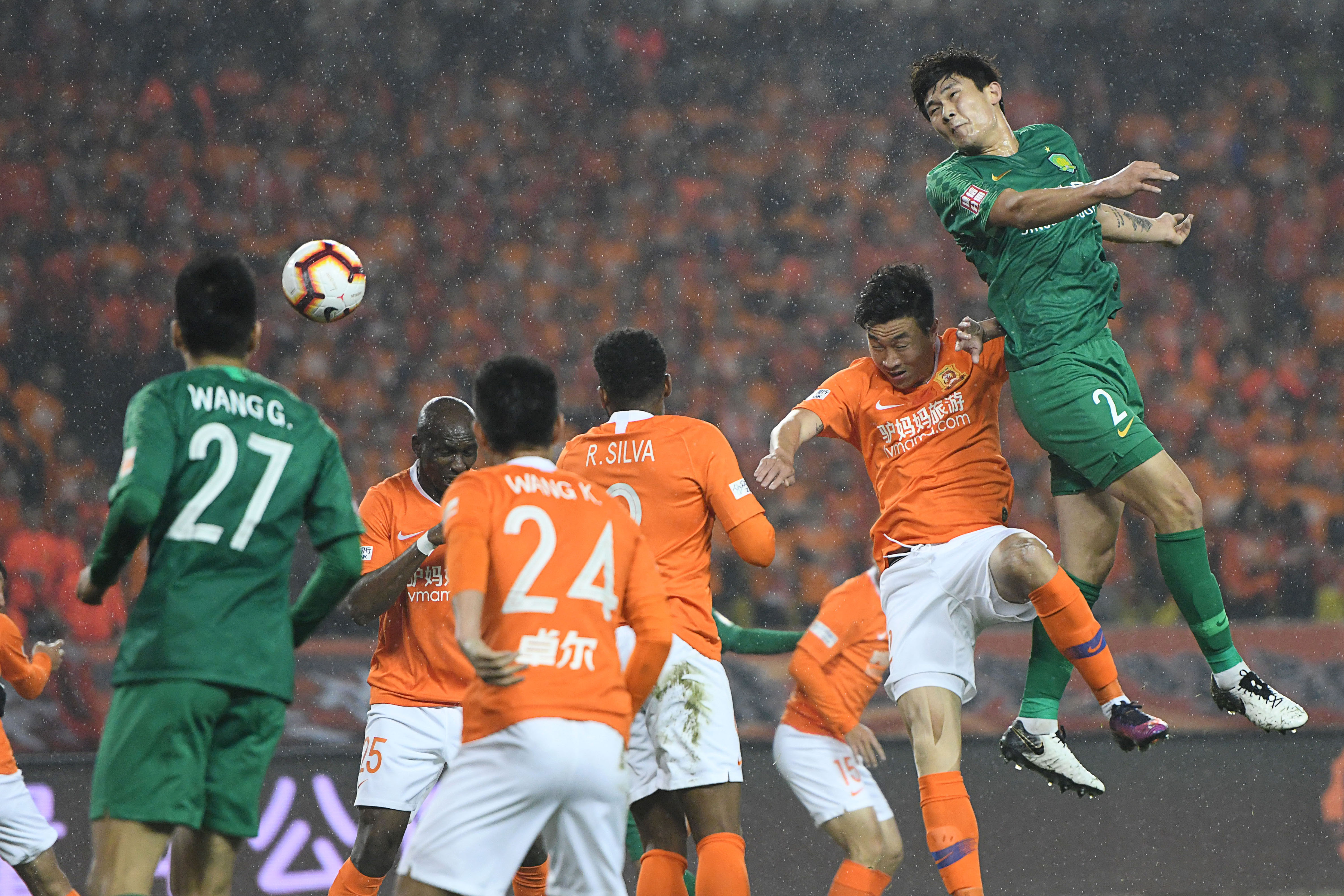 武汉卓尔客场2-0力帆,弗雷舒花式点球锁胜局 武汉卓尔客场2-0力帆,弗雷舒花式点球锁胜局