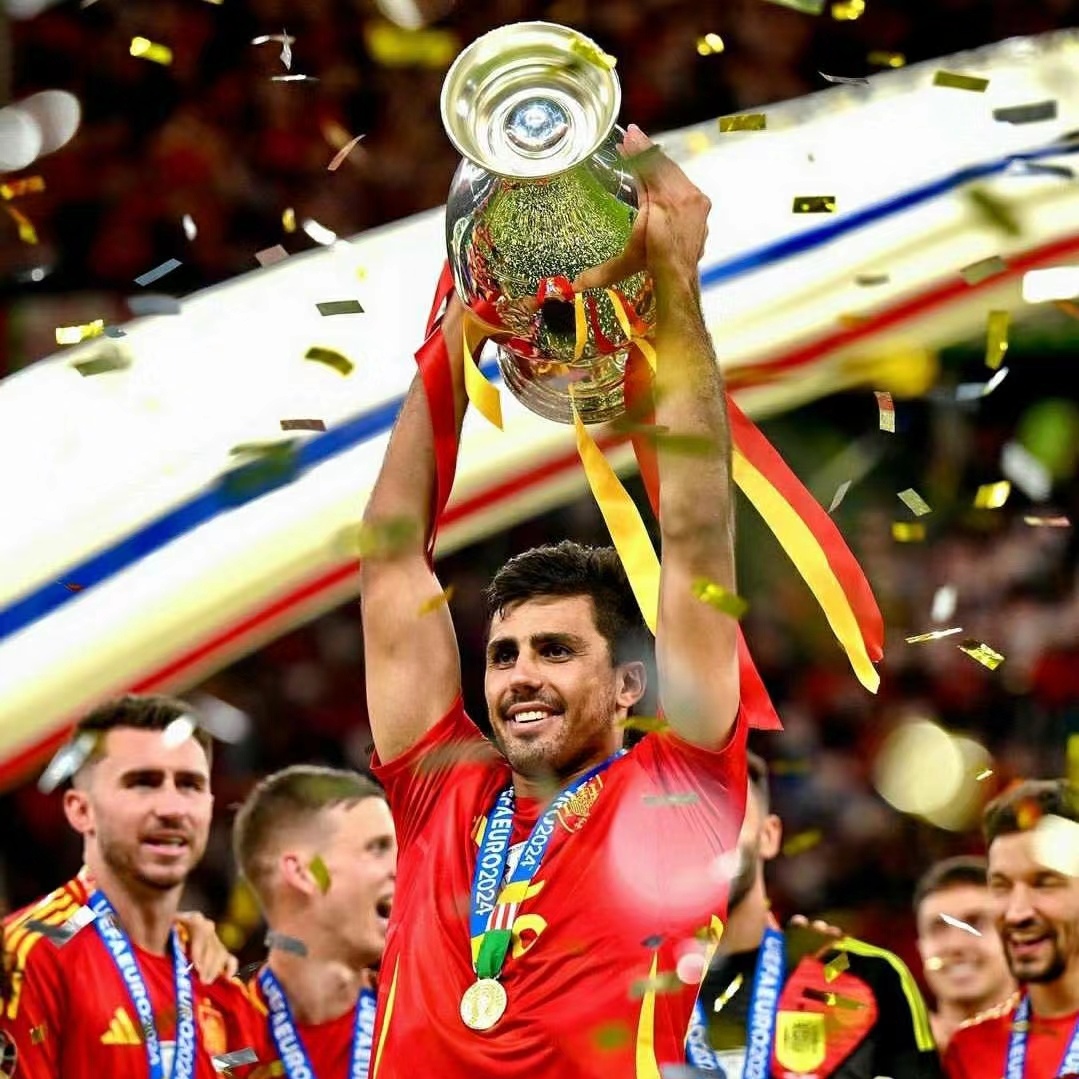 包含欧预赛：意大利队坚持初心，挑战西班牙队实力的词条