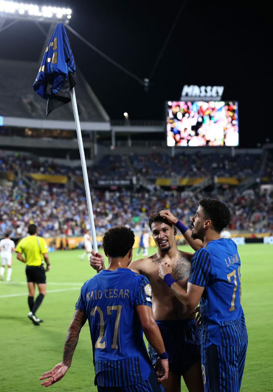 关于篮球冠军联赛：瓦伦西亚队逆转战胜马德里队的信息