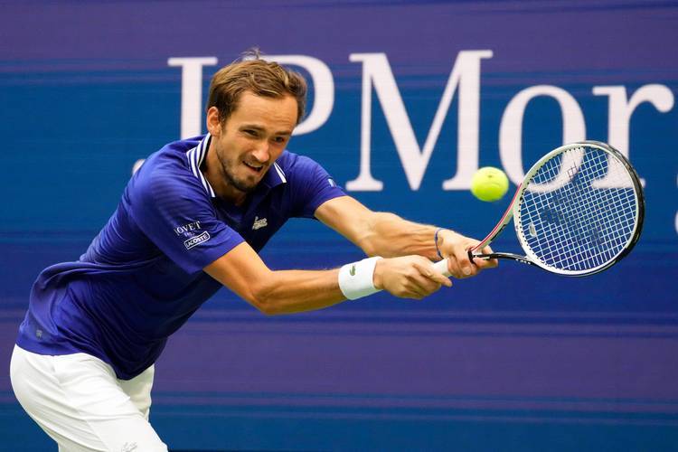 法网绝杀年终总决赛，梅德韦杰夫带队取胜